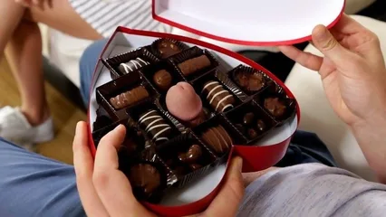 Эльза Джин дала киску сводному брату на День Святого Валентина