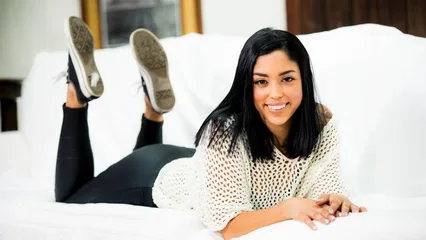 Отличный межрасовый секс чёрного мужчины и латинской няни