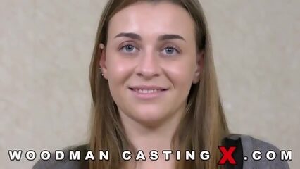 Львовскую шлюху выебали во все дырки на кастинге у Вудмана