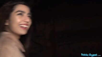 Одинокая красотка напросилась на случайный секс с пикапером