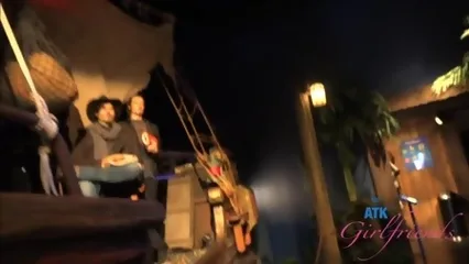 Зрелый любовник вылизал бритую пилотку очкастой студентки