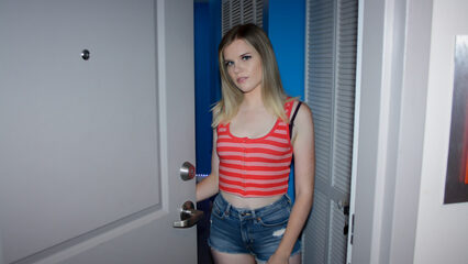 Парень встретился со студенткой и трахнул ее