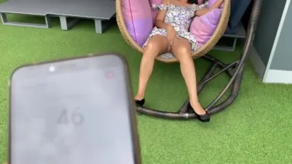 Парень подарил телке ловенс и теперь балует ее дистанционной мастурбацией