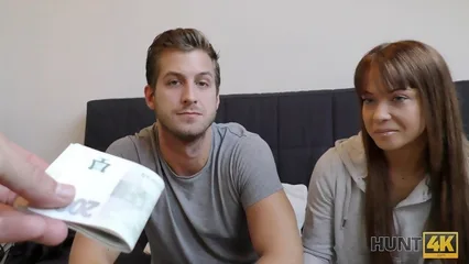 Шлюха изменяет парню с незнакомым пикапером за деньги