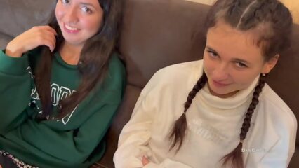 Групповуха с худыми студентками в общаге