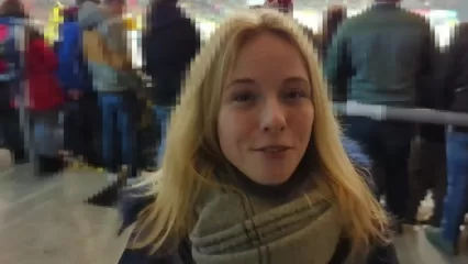 Отдалась парню в подъезде после первого знакомства