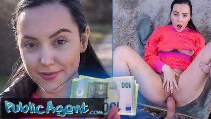 Заплатил незнакомке за случайный секс на улице